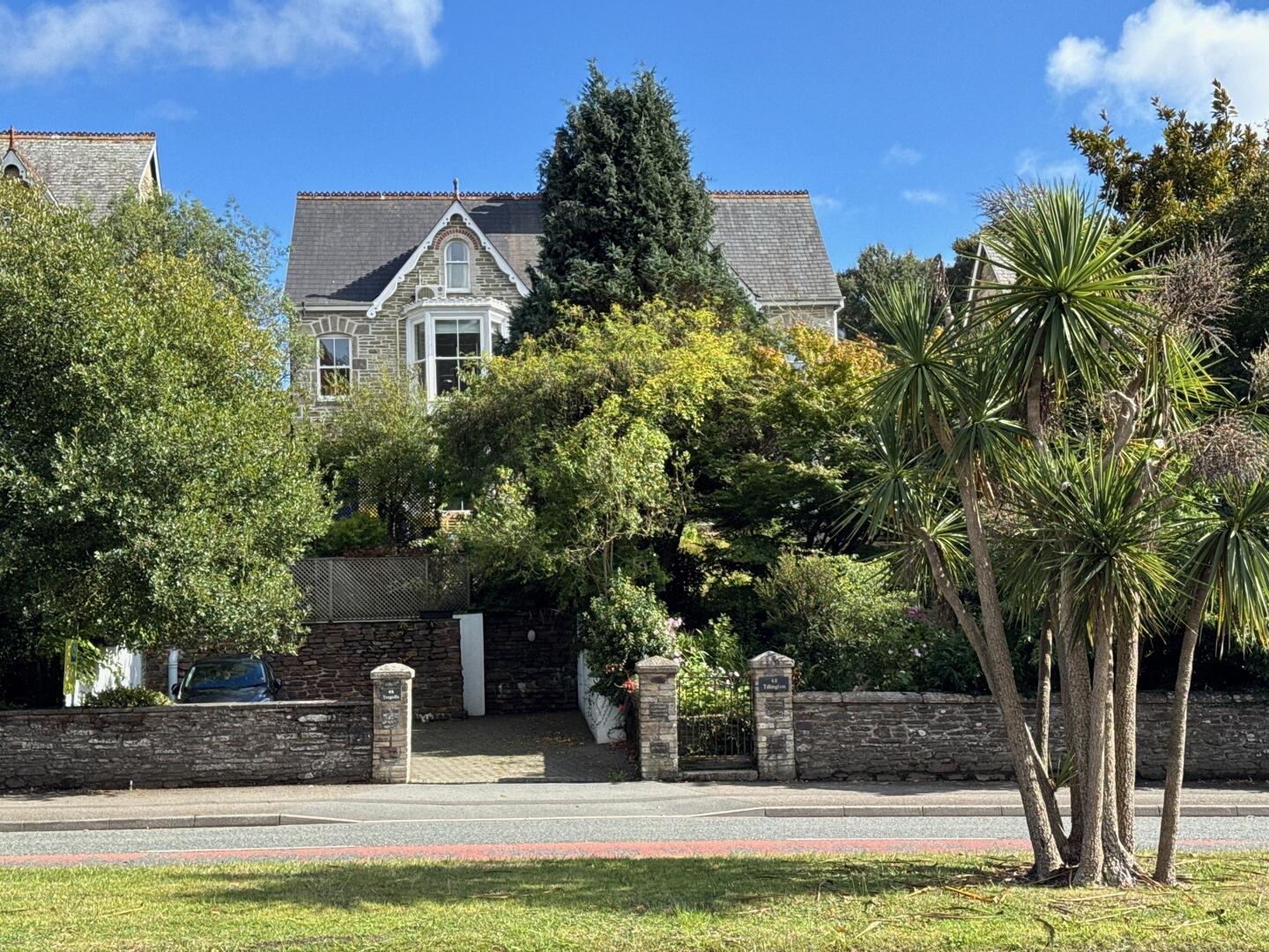 4 bed property in Tregolls Road, Truro